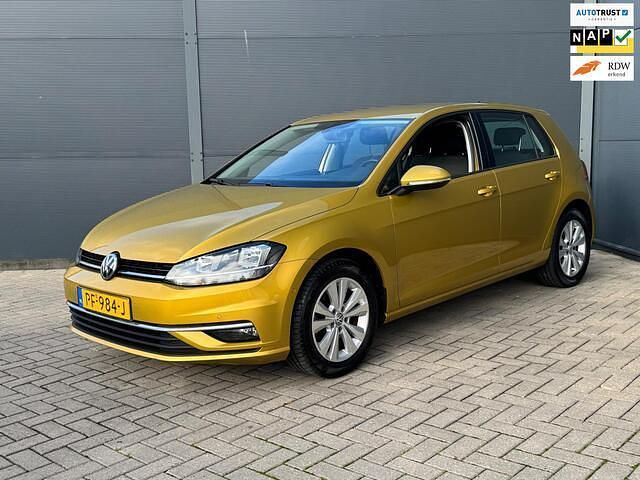 Geel Gebruikt 2017 VW Golf VII Comfortline Hatchback | € 10.950 (Goede deal) - Afbeelding 1/4