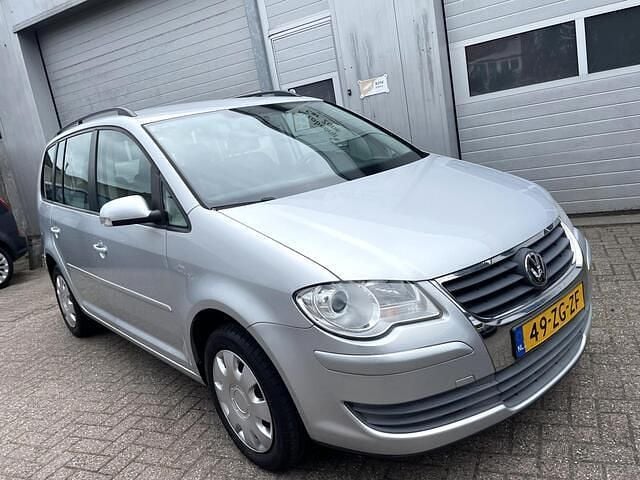 Grijs Gebruikt 2008 VW Touran Comfortline MPV | € 3.995 (Eerlijke prijs) - Afbeelding 1/4