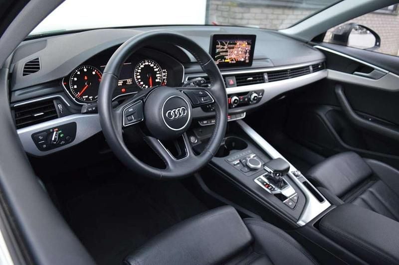 Occasion Audi A4 Sport 190 PK (139 kW) 2019 Grijs Stationwagen
