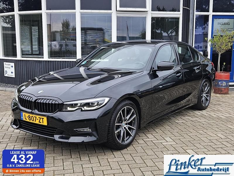 Zwart Gebruikt 2021 BMW 318 Sport Line Sedan | € 27.649 (Goede deal) - Afbeelding 1/4