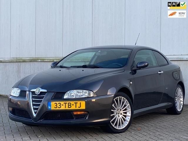 Grijs Gebruikt 2006 Alfa Romeo GT Coupé | € 4.245 (Eerlijke prijs) - Afbeelding 1/4