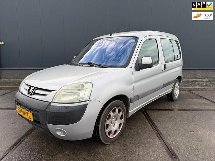 Grijs Gebruikt 2004 Peugeot Partner MPV | € 2.250 (Eerlijke prijs) - Afbeelding 1/4