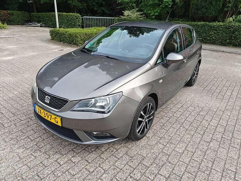 Grijs Gebruikt 2016 Seat Ibiza Style Hatchback | € 6.250 (Super prijs) - Afbeelding 1/4