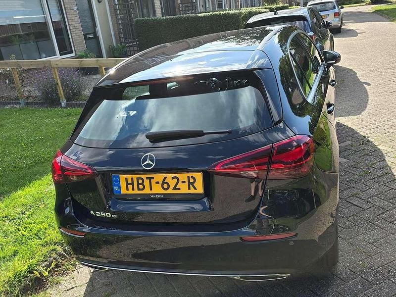 Occasion Mercedes A250 Business 163 PK (119 kW) 2023 Zwart Hatchback