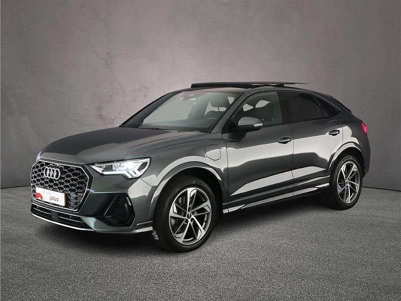 Grijs Gebruikt 2022 Audi Q3 Sportback Design SUV | € 37.900 (Iets duurder) - Afbeelding 1/4