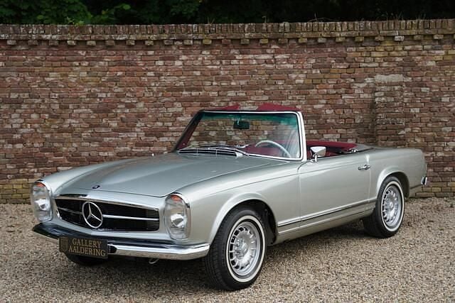Grijs Gebruikt 1969 Mercedes SL280 Cabriolet | € 129.500 - Afbeelding 1/4