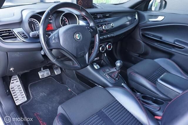 Occasion Alfa Romeo Giulietta Business 170 PK (125 kW) 2012 Wit Hatchback
