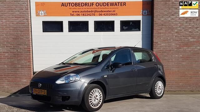 Grijs Gebruikt 2008 Fiat Grande Punto Active Hatchback | € 3.899 (Iets duurder) - Afbeelding 1/4
