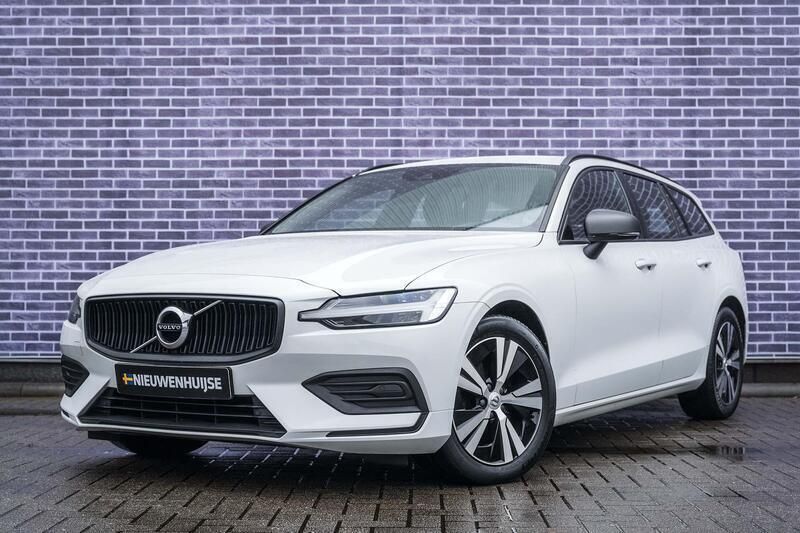 Wit Gebruikt 2020 Volvo V60 Momentum Stationwagen | € 26.399 (Goede deal) - Afbeelding 1/4