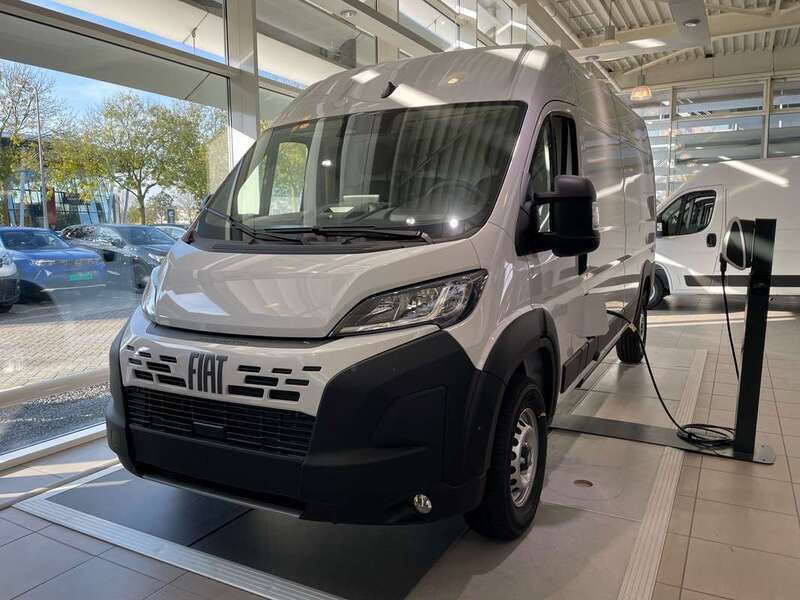 Wit Nieuw 2024 Fiat E-Ducato Van | € 39.900 - Afbeelding 1/4