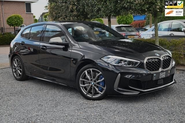 Occasion BMW M135 Executive 309 PK (227 kW) 2022 Zwart Hatchback