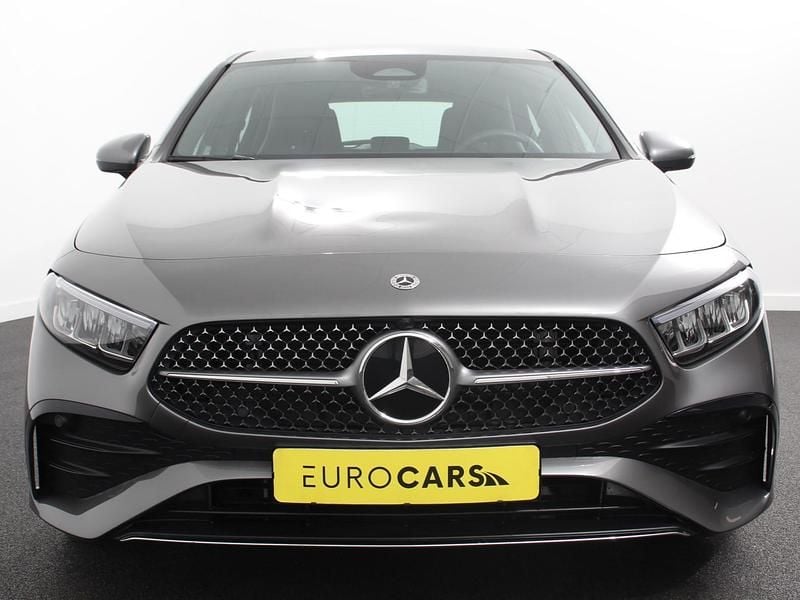 Occasion Mercedes A200 AMG line 177 PK (130 kW) 2024 Grijs Hatchback