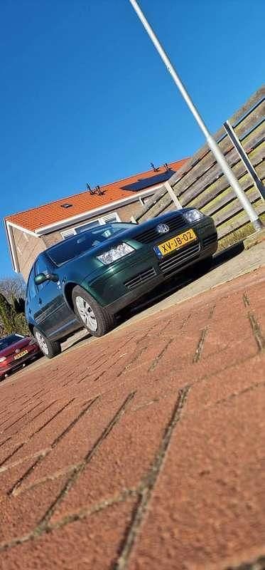 Groen Gebruikt 1999 VW Bora Trendline Sedan | € 2.000 (Eerlijke prijs) - Afbeelding 1/4