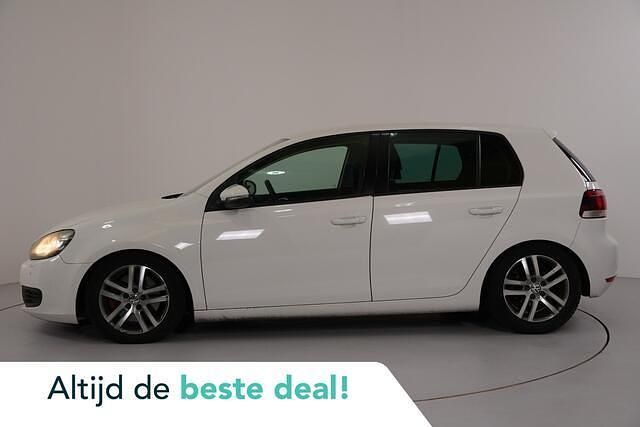 Wit Gebruikt 2010 VW Golf VI Highline Hatchback | € 2.750 (Super prijs) - Afbeelding 1/4