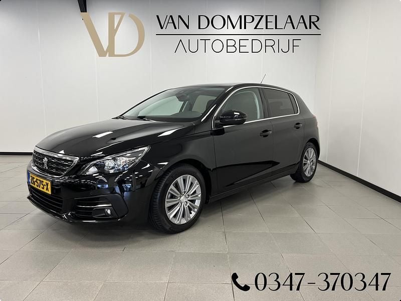 Zwart Gebruikt 2019 Peugeot 308 Allure Hatchback | € 12.550 (Eerlijke prijs) - Afbeelding 1/4