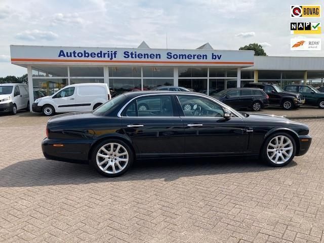 Zwart Gebruikt 2010 Jaguar XJ Sedan | € 18.950 - Afbeelding 1/4