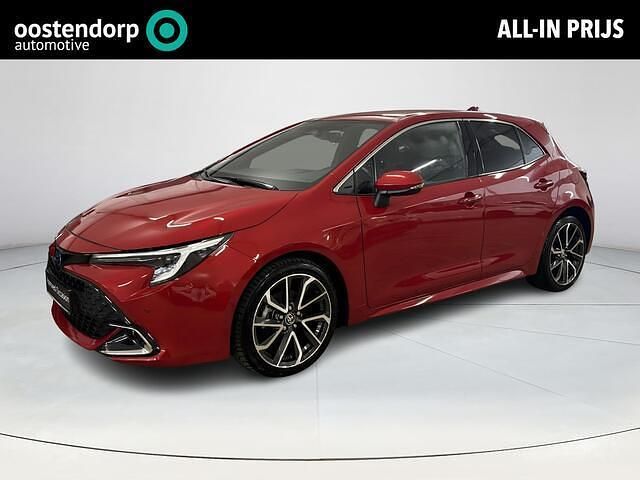 Rood Occasion 2023 Toyota Corolla Hybrid Executive Hatchback | € 31.949 (Eerlijke prijs) - Afbeelding 1/4
