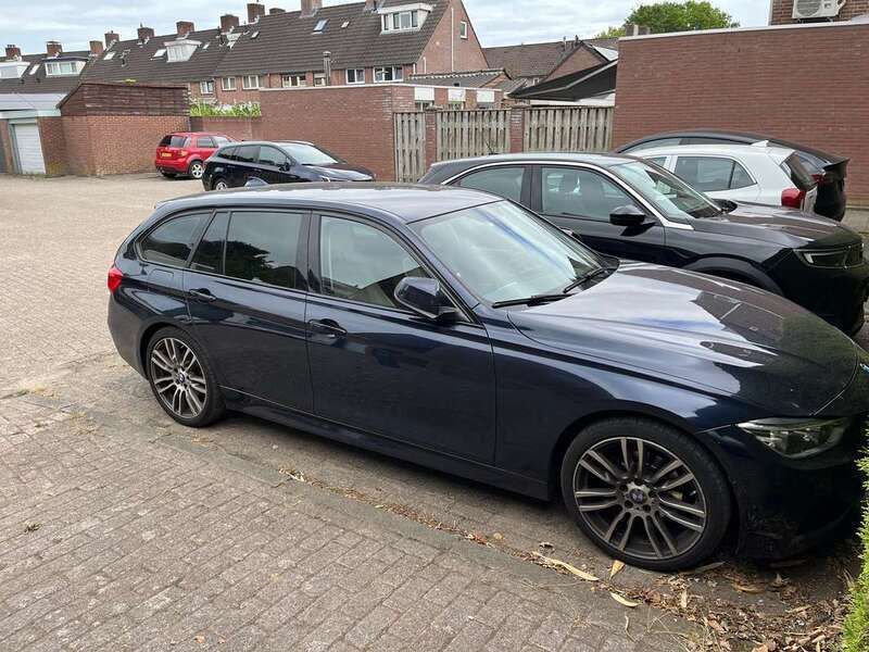 Blauw Gebruikt 2016 BMW 316 Sport Line Stationwagen | € 13.000 (Eerlijke prijs) - Afbeelding 1/4