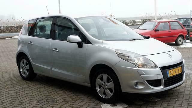 Occasion Renault Scénic III Dynamique 177 PK (130 kW) 2010 Grijs MPV