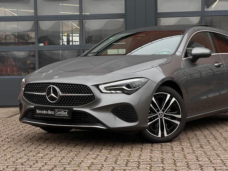 Occasion Mercedes CLA250 Shooting Brake 163 PK (119 kW) 2025 Grijs Stationwagen