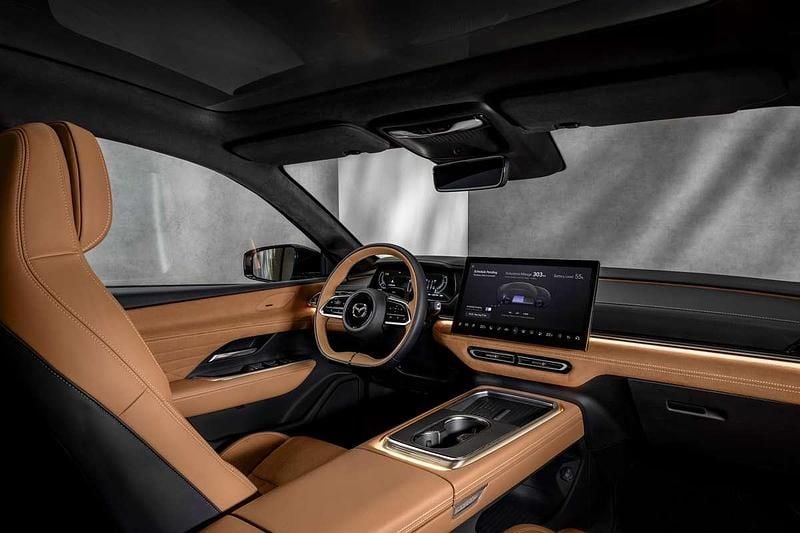 Grijs Nieuw 2025 Mazda 6e Takumi-Line Hatchback | € 47.990 - Afbeelding 1/1