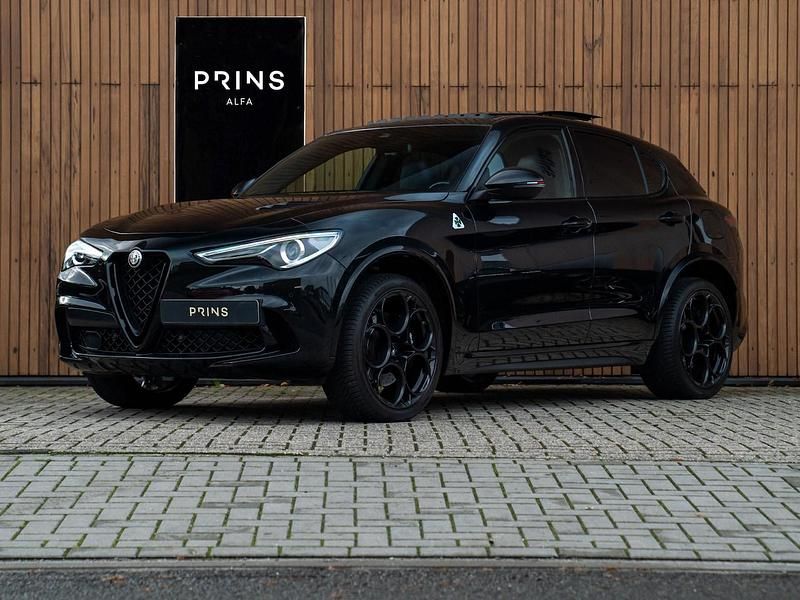 Zwart Gebruikt 2021 Alfa Romeo Stelvio Quadrifoglio SUV | € 78.500 - Afbeelding 1/4