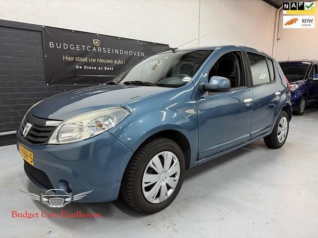 Blauw Occasion 2008 Dacia Sandero Lauréate Hatchback | € 2.795 (Eerlijke prijs) - Afbeelding 1/4