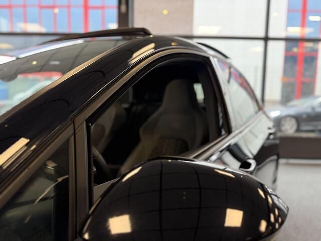 Occasion VW Golf VIII R-line 150 PK (110 kW) 2022 Zwart Hatchback