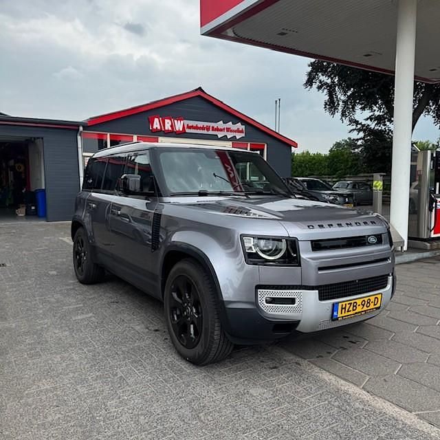 Grijs Gebruikt 2023 Land Rover Defender SE Dynamic SUV | € 104.950 - Afbeelding 1/4