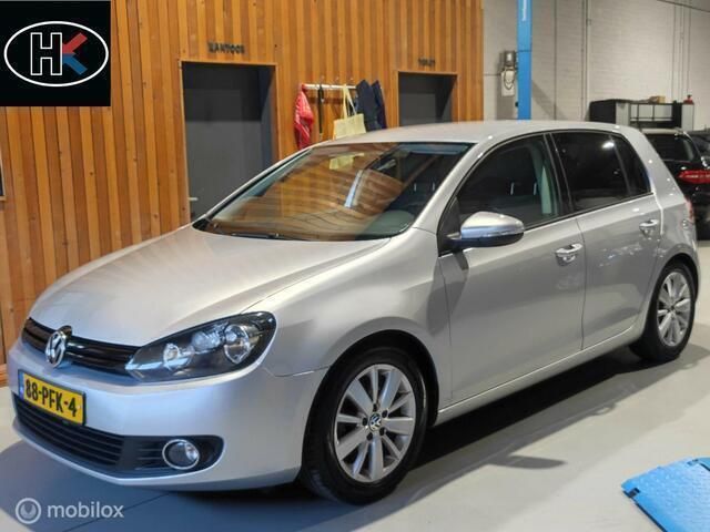 Grijs, metallic lak Gebruikt 2011 VW Golf VI Hatchback | € 6.450 (Eerlijke prijs) - Afbeelding 1/4