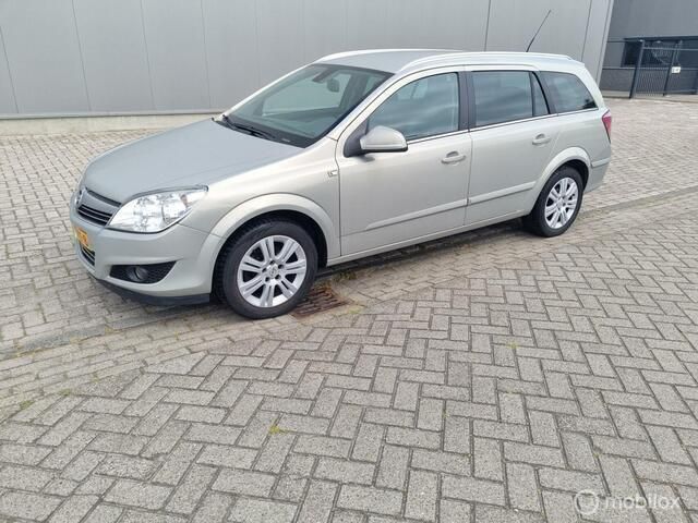 Beige Gebruikt 2010 Opel Astra Stationwagen | € 1.950 (Super prijs) - Afbeelding 1/4