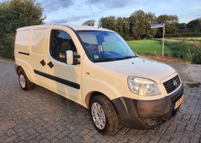 Occasion Fiat Doblò 77 PK (56 kW) 2009 Beige MPV
