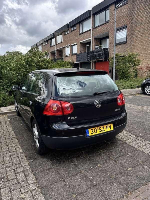 Zwart Gebruikt 2006 VW Golf IV Comfortline Hatchback | € 4.999 (Iets duurder) - Afbeelding 1/4