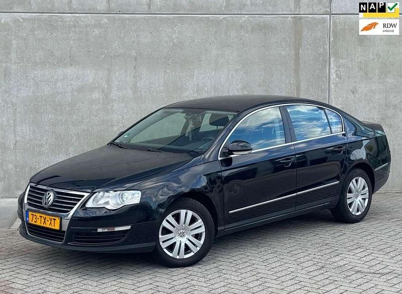 Zwart Gebruikt 2007 VW Passat Highline Sedan | € 1.290 (Super prijs) - Afbeelding 1/4