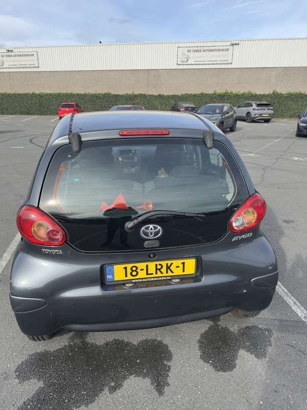 Grijs Gebruikt 2007 Toyota Aygo Hatchback | € 1.750 (Eerlijke prijs) - Afbeelding 1/4