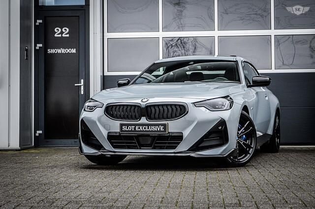 Grijs Occasion 2022 BMW 220 Executive Coupé | € 39.500 (Iets duurder) - Afbeelding 1/4