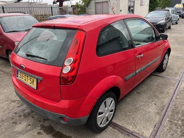 Occasion Ford Fiesta 69 PK (50 kW) 2006 Rood Hatchback