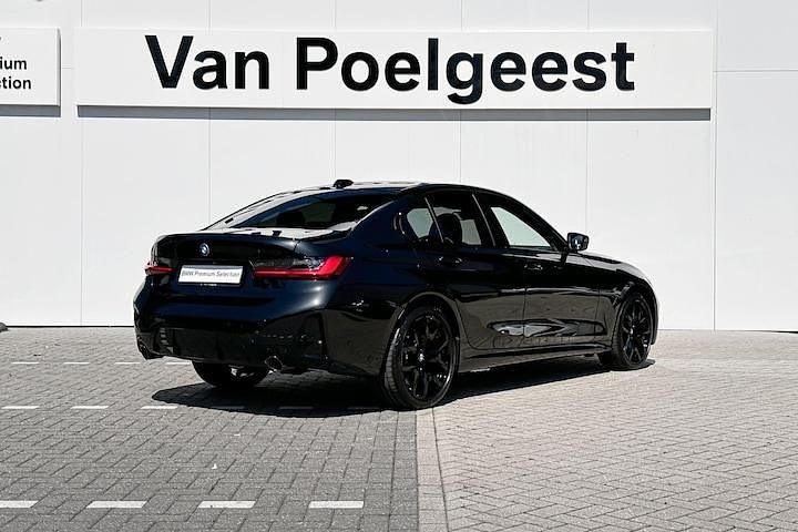Occasion BMW 330e Basis 292 PK (214 kW) 2025 Zwart Sedan