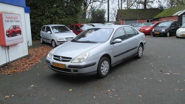 Grijs (metallic) Gebruikt 2003 Citroën C5 Prestige Hatchback | € 1.499 (Super prijs) - Afbeelding 1/4