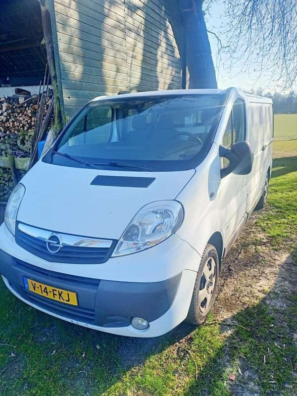 Wit Gebruikt 2009 Opel Vivaro Van | € 8.500 (Goede deal) - Afbeelding 1/4