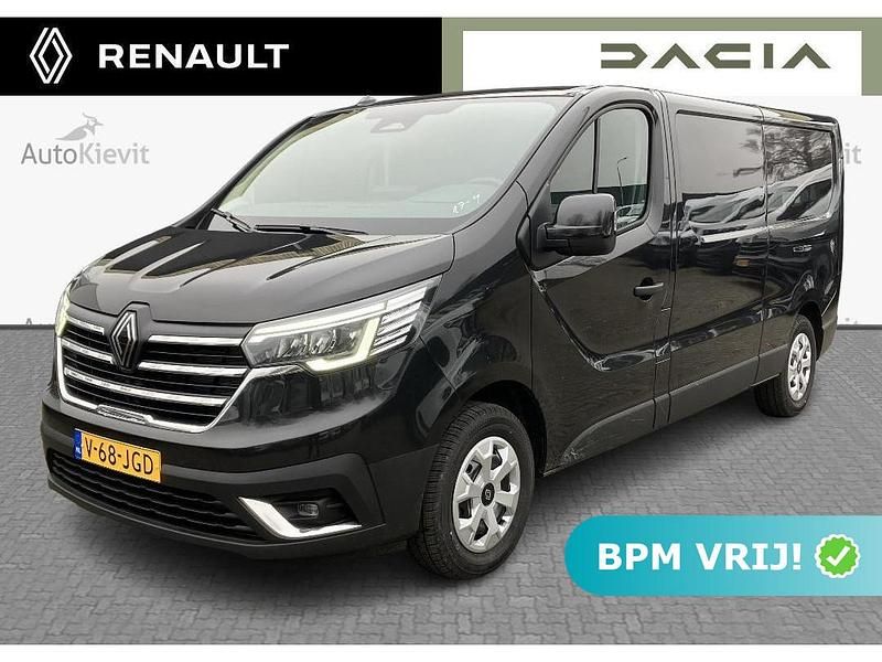 Zwart Gebruikt 2024 Renault Trafic Van | € 31.950 (Iets duurder) - Afbeelding 1/4