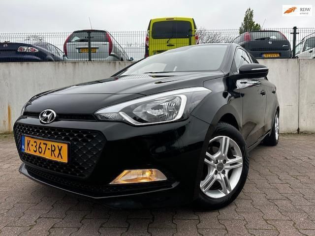 Zwart Gebruikt 2016 Hyundai i20 Hatchback | € 8.777 (Eerlijke prijs) - Afbeelding 1/4