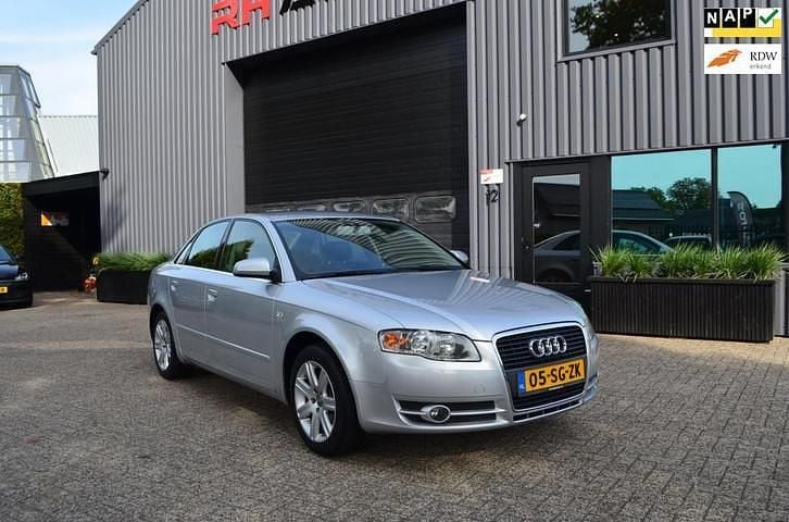 Grijs Occasion 2006 Audi A4 Business Sedan | € 7.950 (Duur) - Afbeelding 1/4