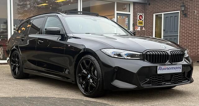 Occasion BMW 320 M Sport 184 PK (135 kW) 2023 Zwart (metallic) Stationwagen