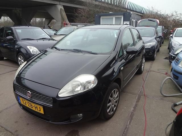 Occasion Fiat Grande Punto Dynamic 78 PK (57 kW) 2007 Zwart Hatchback