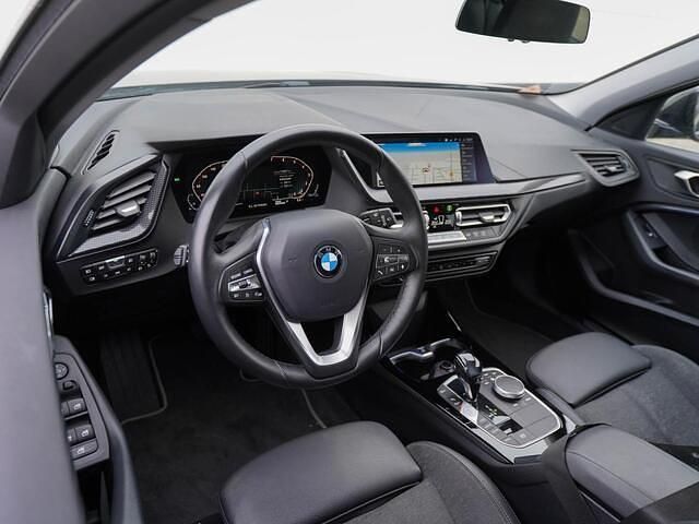 Occasion BMW 118 Executive 136 PK (100 kW) 2021 Zwart Hatchback