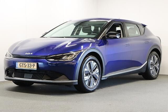 Blauw Gebruikt 2024 Kia EV6 Light SUV | € 36.450 (Eerlijke prijs) - Afbeelding 1/4