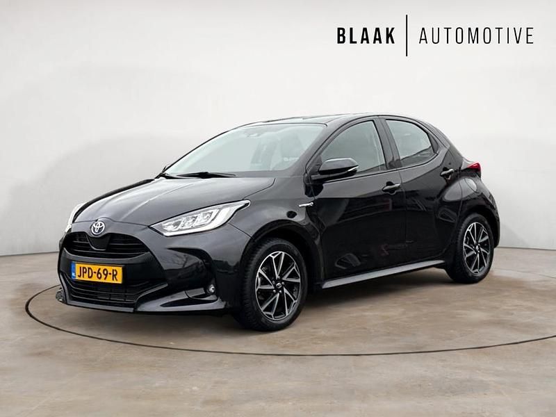 Zwart Gebruikt 2021 Toyota Yaris Comfort Hatchback | € 21.790 (Eerlijke prijs) - Afbeelding 1/4