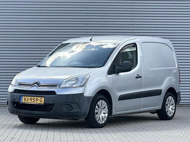 Metallic of parerlmoerlak two tone gris shark / noir onyx Gebruikt 2014 Citroën Berlingo Comfort MPV | € 4.999 (Eerlijke prijs) - Afbeelding 1/4