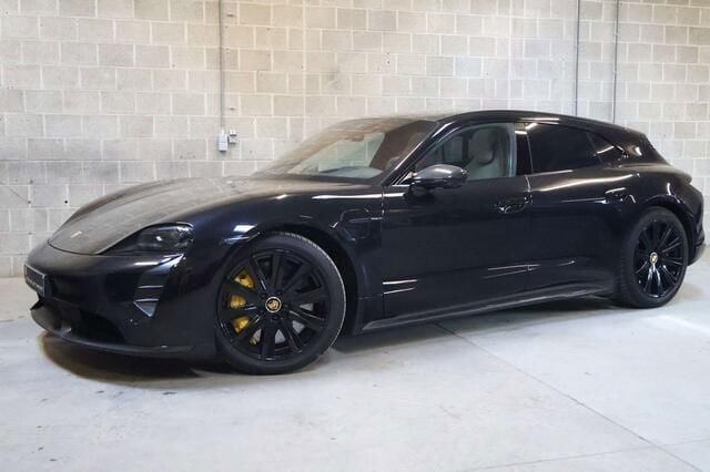 Zwart Gebruikt 2023 Porsche Taycan Sport Turismo Sedan | € 114.950 - Afbeelding 1/4